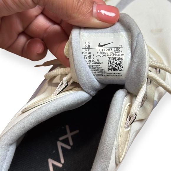 Nike Air Max 270 React Fossil Ghost Woman’s 9.5 - Picture 8 of 9